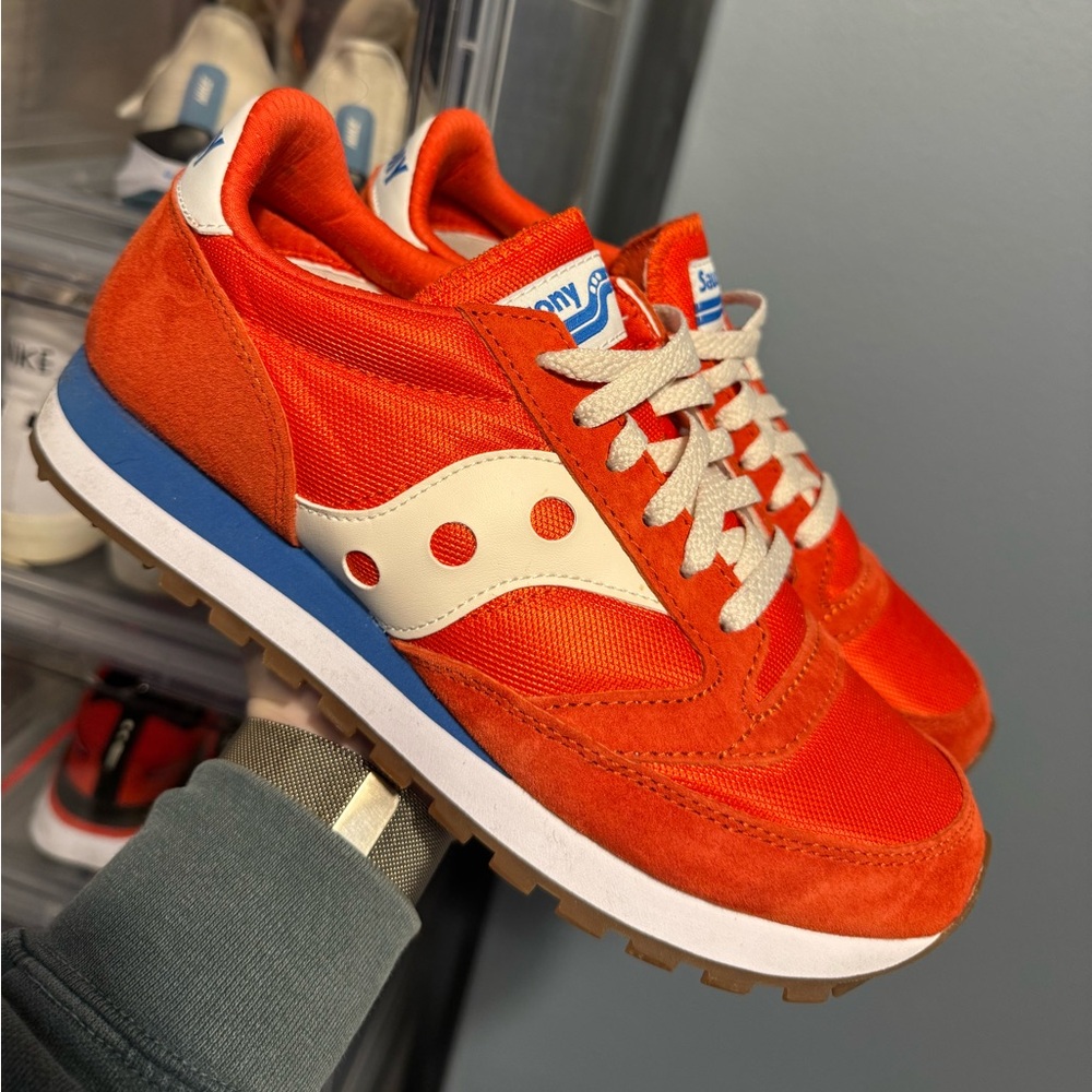 Men’s Saucony size 8 worn once and box kept